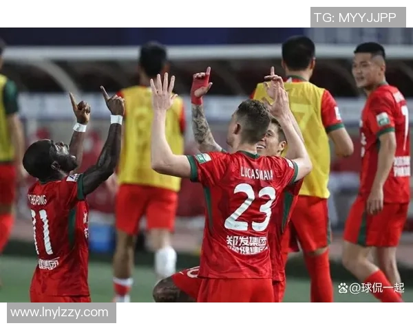 前著名足球巨星离世消息引发球迷深切缅怀追忆