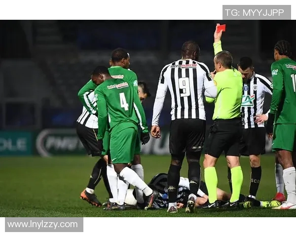 足坛铁壁防线巅峰对决世界顶级球星防守瞬间集锦